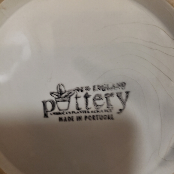 New England Pottery Medium Flower Pot Planter - Picture 6 of 7